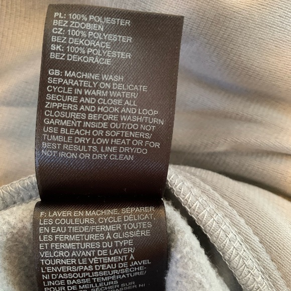 The North Face Softshell Fleece in Gray with Purple Detail - Picture 14 of 16